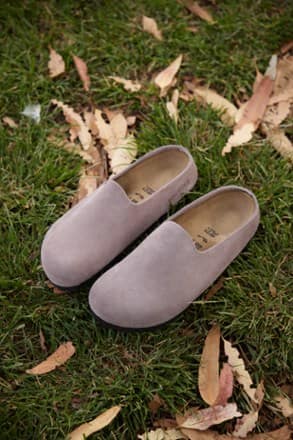 Location Image of color Faded Purple Suede
