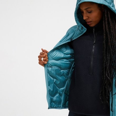 Peak Performance Helium Down Hood Jacket - Women's 8