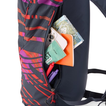 REI Co-op Flash 18 Print Pack Trekking pole attachments