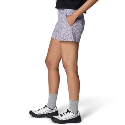 Mountain Hardwear Dynama 5" Shorts - Women's 3