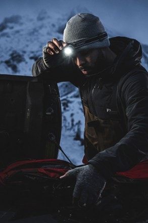 Coast RL10R Rechargeable Headlamp 4