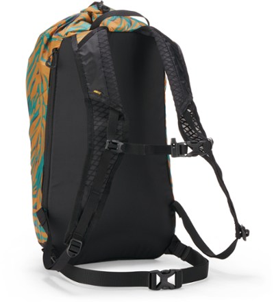 REI Co-op Flash 18 Print Pack 4