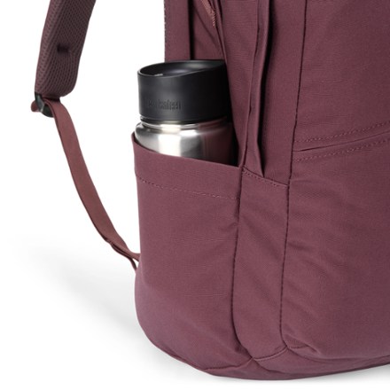 Fjallraven Raven 28 Pack Water bottle pocket (Water bottle sold separately)
