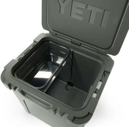 YETI Roadie 48 Wheeled Cooler 5