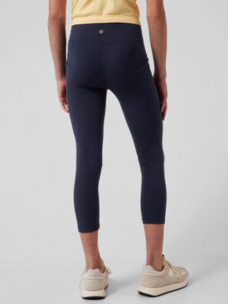 Athleta High-Rise Stash Your Treasures Capri Leggings - Girls' 1