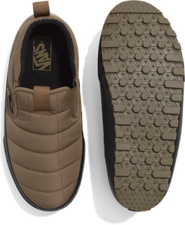Vans UA Snow Lodge Mid VG Slippers 3