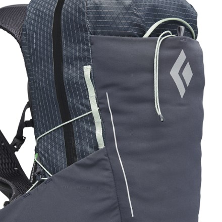 Black Diamond Pursuit 15L Pack - Women's 5