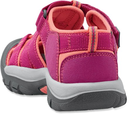 Back View (Very Berry/Fusion Coral)