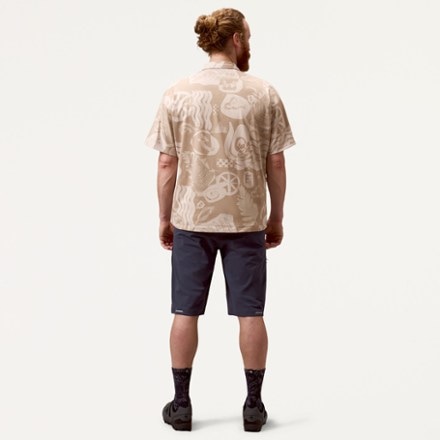 Endura Alltrack Ride Resort Cycling Shirt 8