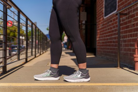 Altra Torin 6 Road-Running Shoes - Women's 5