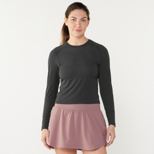 Model info: Height: 5' 10.5" | Chest: 32" | Waist: 27" | Wearing size: M