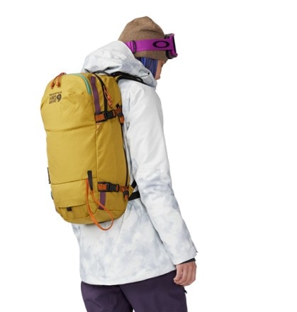 Mountain Hardwear Gnarwhal 25 Snow Pack 8