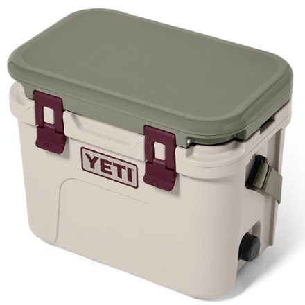 YETI Roadie 15 Hard Cooler 1
