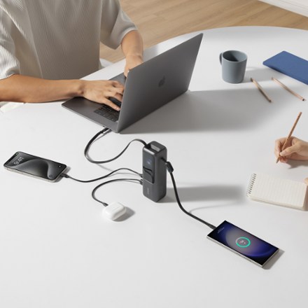 Anker A1695 25K, 165W Anker Laptop Power Bank with Built-In and Retractable Cables 3