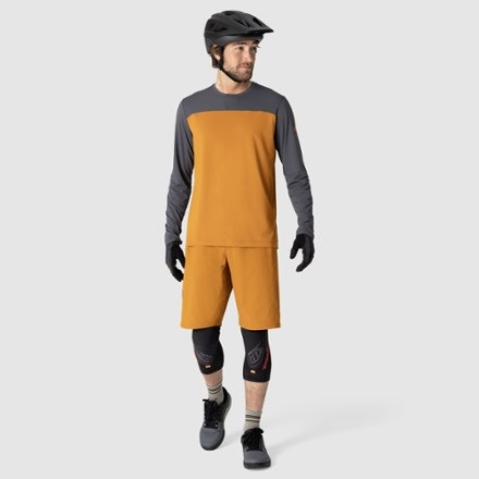 Outdoor Research Freewheel MTB Lite Ride Bike Shorts - Men's 3