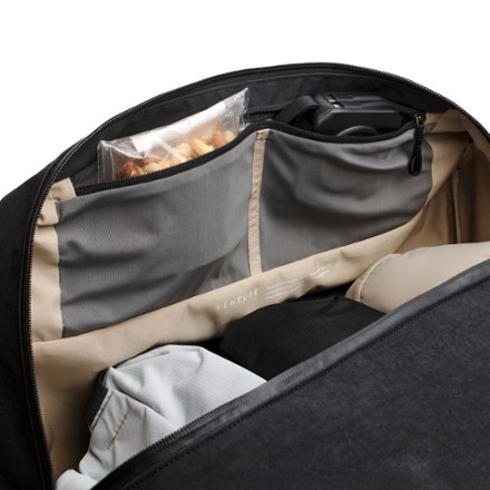 Bellroy Venture Ready Duffel 40L 6