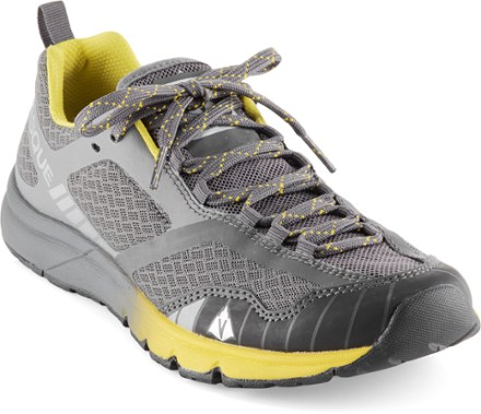 vasque running shoes