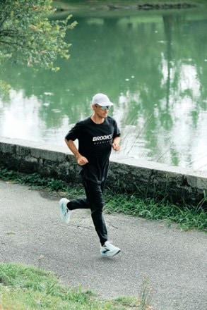 Brooks Dash Pants - Men's 3