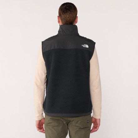 The North Face Retro Denali Vest - Men's 2