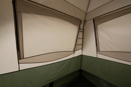 ALPS Mountaineering Wildwood 6-Person Tent 9