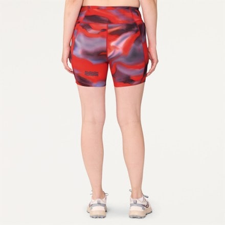 Janji Pace 5" Shorts - Women's 2