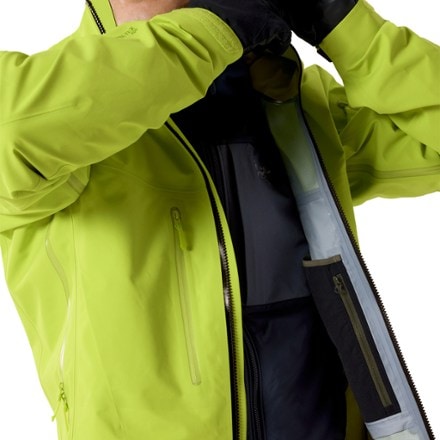 Arc'teryx Alpha SV Jacket - Men's 8
