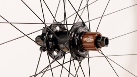 Stan's NoTubes Flow MK4 Wheel 1