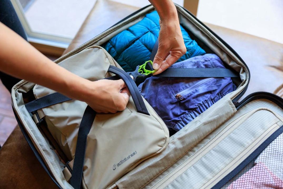 Location Image for Cache 22 Carry-On Spinner Wheeled Luggage