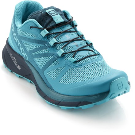 womans trail running shoes