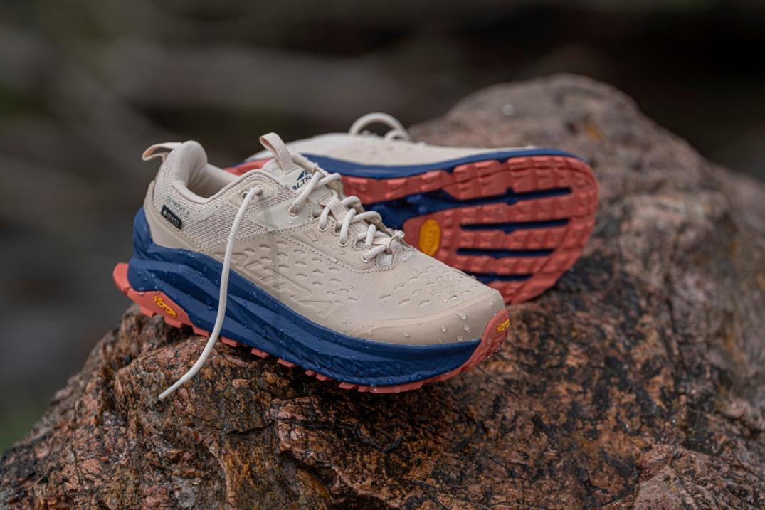 Location Image for Olympus 6 Hike Low GTX Shoes - Women's