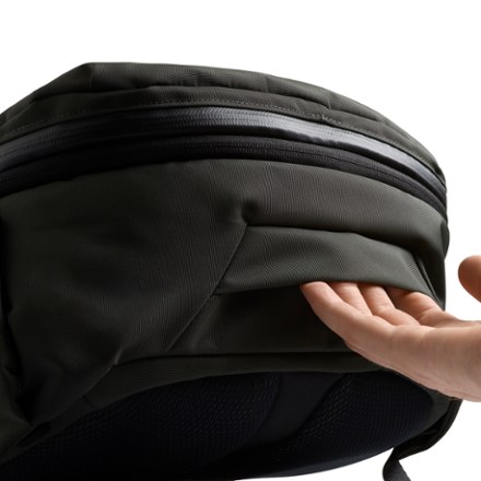 Bellroy Transit Travel Pack Pro 9