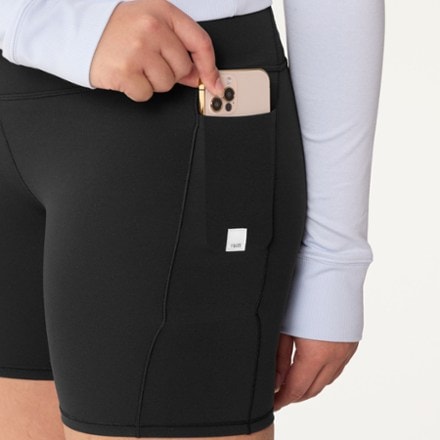 Vuori AllTheForm 6" Pocket Shorts - Women's 4