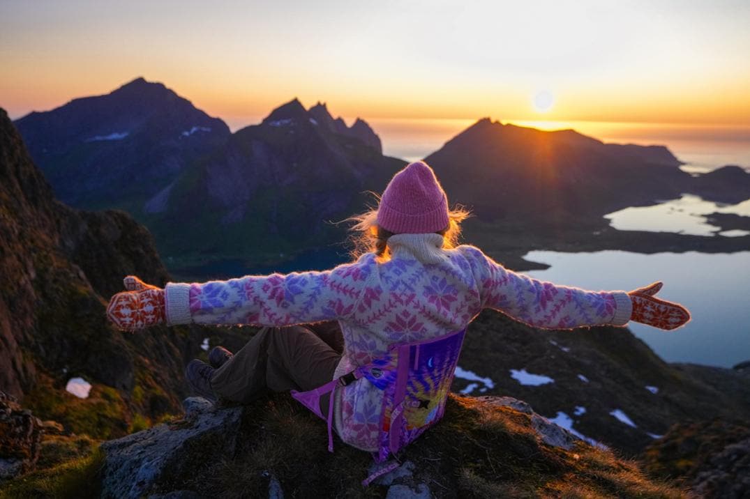 Location Image for Hex 2.0 Chair - Snow Ghosts by Rachel Pohl