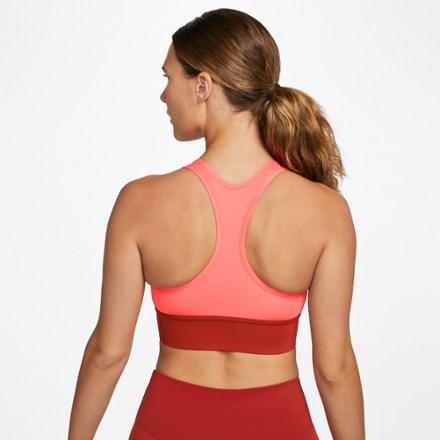 Nike Swoosh Long Line Bra 1