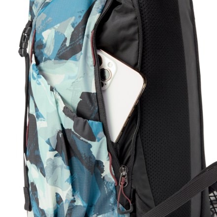 REI Co-op Flash 22 Print Pack Trekking pole attachments