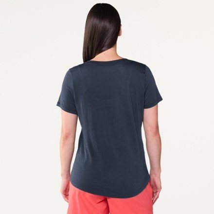 Smartwool Active Ultralite V-Neck T-Shirt - Women's 4