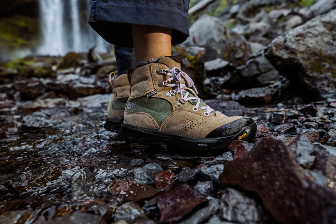 Location Image for Inquire Mid Hiking Boots - Women's