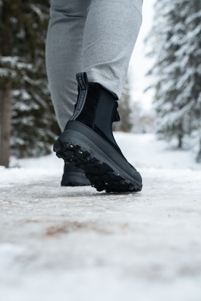 Location Image of color Black