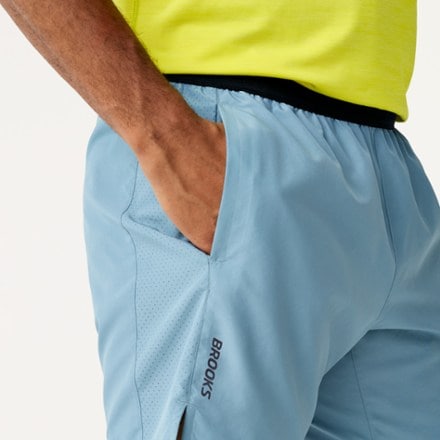 Brooks Dash 6" Shorts - Men's 3