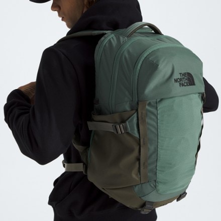 The North Face Recon Pack - Men's 5