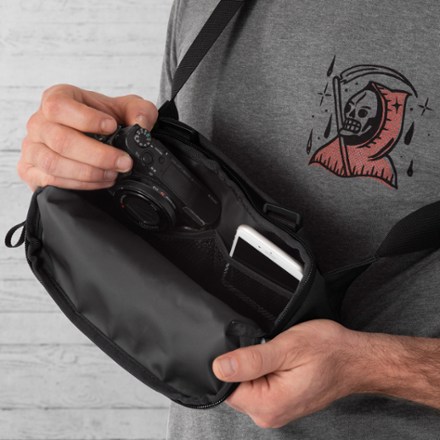 Chrome Helix Handlebar Bag 4