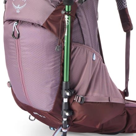 Osprey Sirrus 24 Pack - Women's Trekking pole attachments
