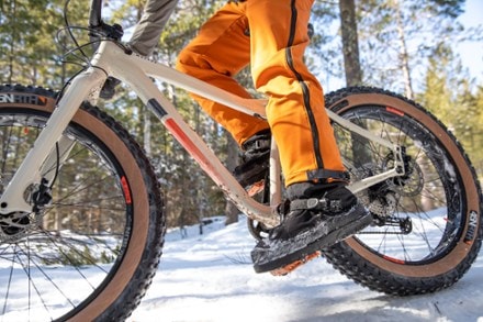 Salsa Mukluk Deore 11 Fat-Tire Mountain Bike 9