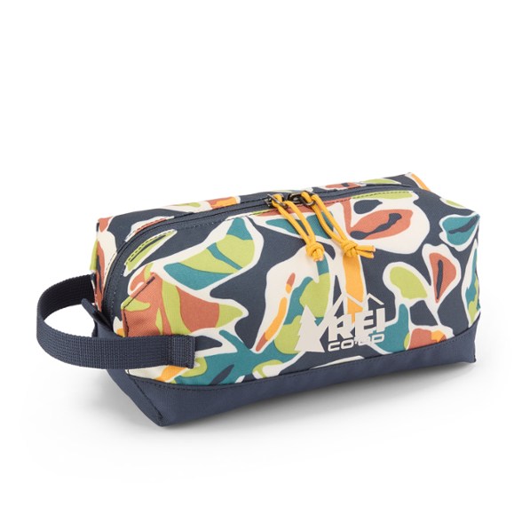 Product Image of color Leaf Haven Midnight Navy