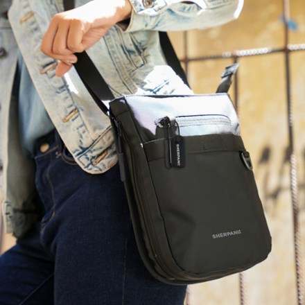 Sherpani Lima 4 L Shoulder Bag 7