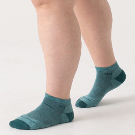 Wide Open Solid Cushioned No-Show Socks - Women's 4