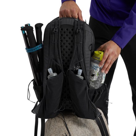 Arc'teryx Aerios 18 Pack Flasks not included