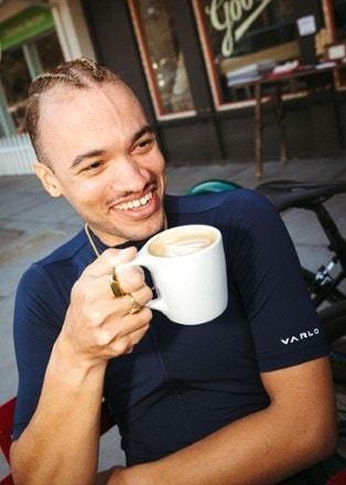 Location Image for Core Momentum Cycling Jersey - Men's