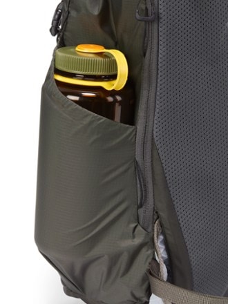 REI Co-op Flash 22 Pack Water bottle pocket (water bottle not included)