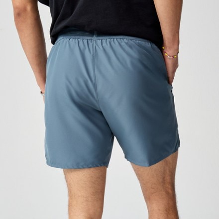 Brooks Dash 6" Shorts - Men's 2